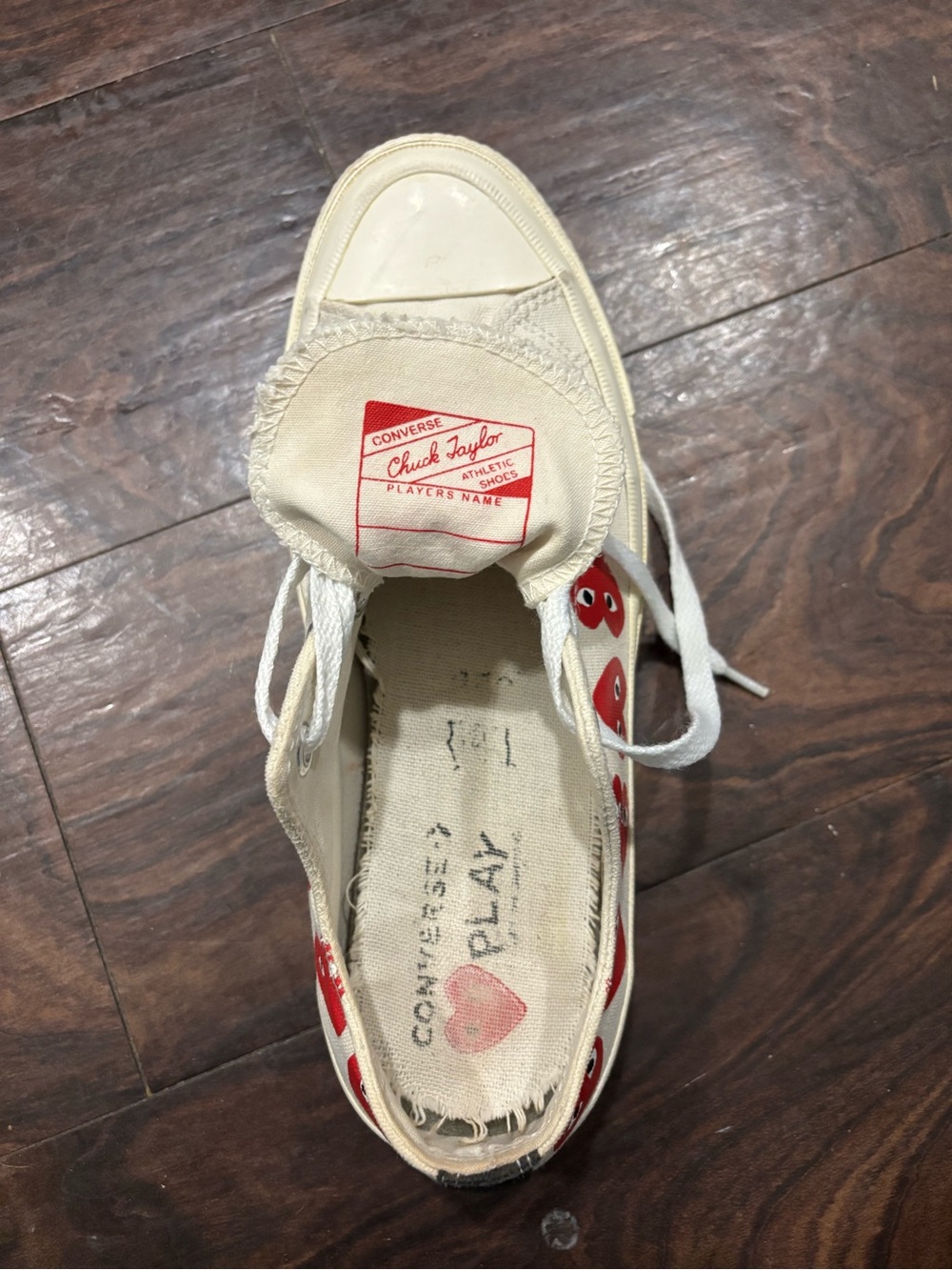 Converse Kids Low-Top Sneakers with Red Heart Motif - Picture 4 of 5